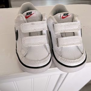 Size 4c , nike sneakers